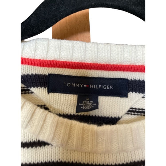 Tommy Hilfiger striped sweater size M in EUC - Picture 4 of 6